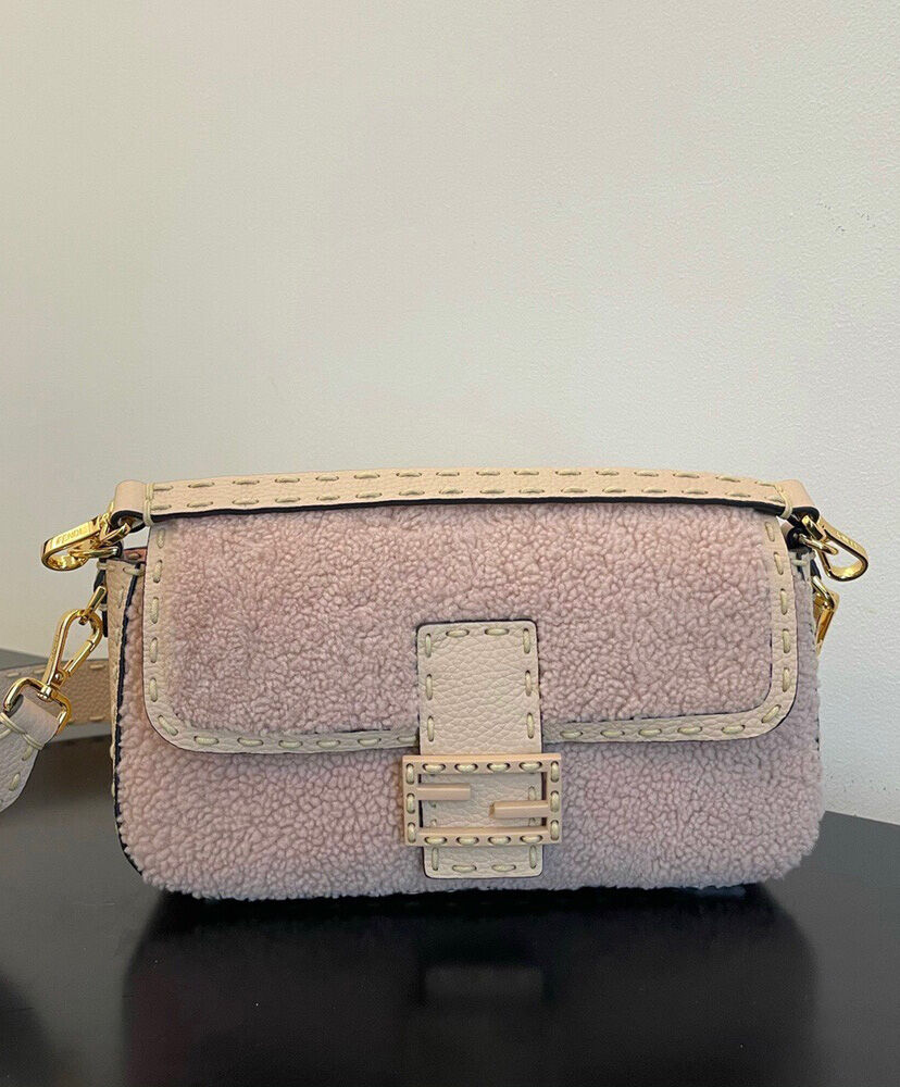 Fendi Baguette Leather Handbag 8BR600 Pink